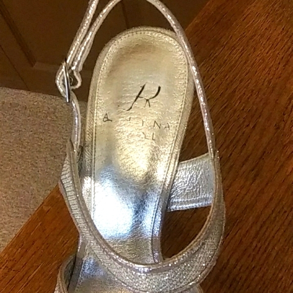 Adrianna Papell Silver Heels - Picture 4 of 8